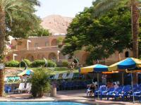 Rooms next to the pool